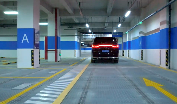 装配式自走车库